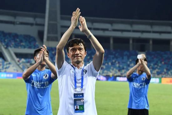 两个小男生输了脱裤子